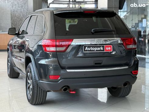 Jeep Grand Cherokee 2011 черный - фото 6
