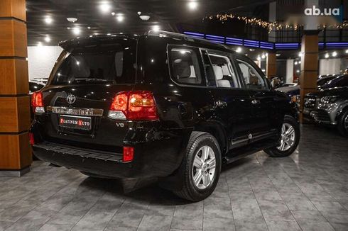 Toyota Land Cruiser 2012 - фото 18