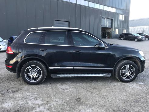 Volkswagen Touareg 2012 черный - фото 15