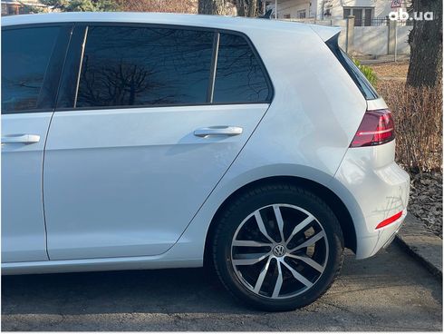 Volkswagen e-Golf 2018 белый - фото 38