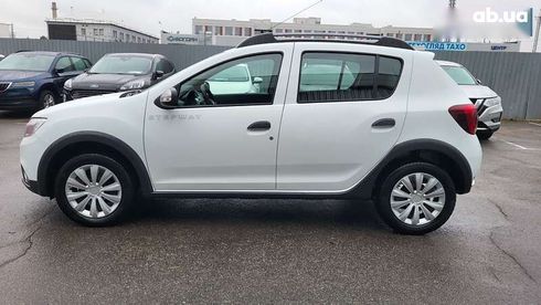 Renault Sandero Stepway 2021 - фото 16