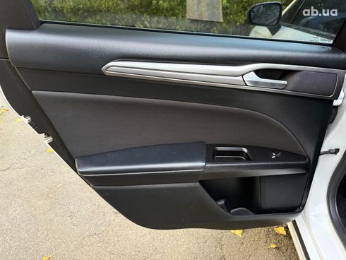 Ford Fusion 2017 белый - фото 16
