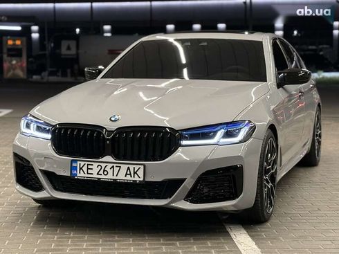 BMW 5 серия 2017 - фото 18