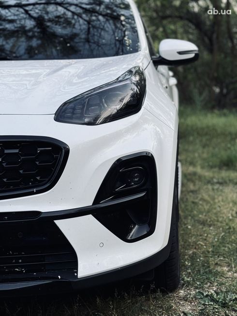Kia Sportage 2021 белый - фото 2