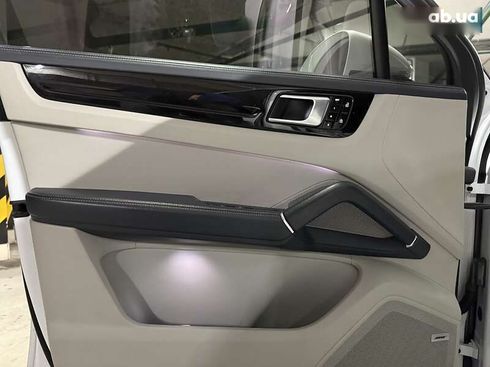 Porsche Cayenne Coupe 2019 - фото 24