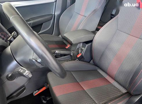 Skoda Octavia 2018 - фото 10
