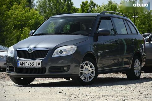 Skoda Fabia 2009 - фото 6