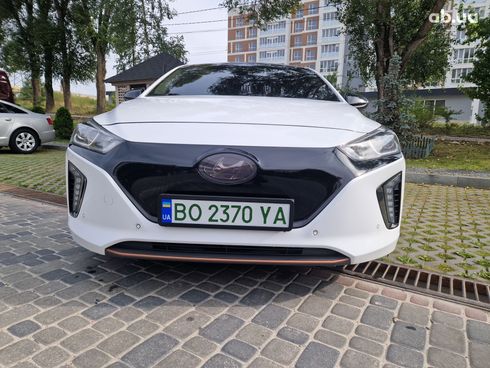 Hyundai IONIQ Electric 2017 белый - фото 20