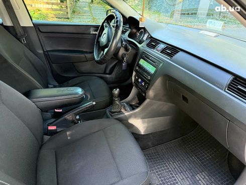 Skoda Rapid 2013 белый - фото 20