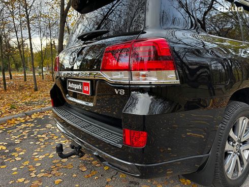 Toyota Land Cruiser 2018 черный - фото 13