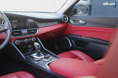 Alfa Romeo Giulia 2020 - фото 14