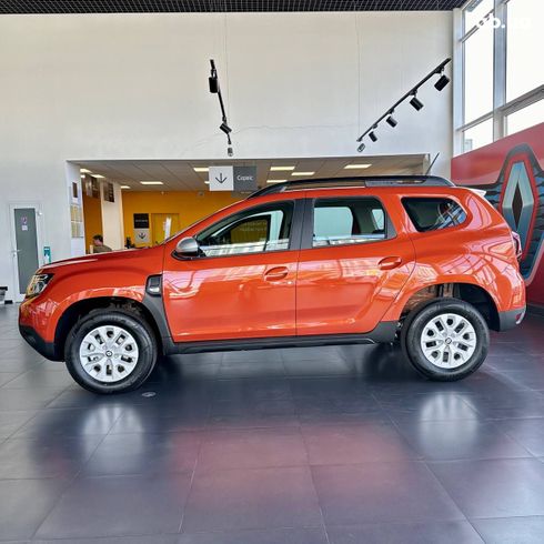 Renault Duster 2024 оранжевый - фото 2