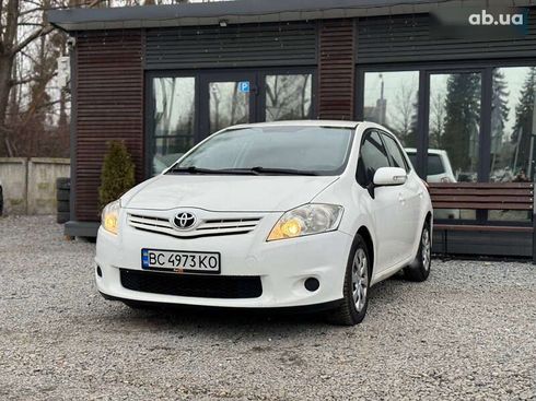 Toyota Auris 2012 - фото 3