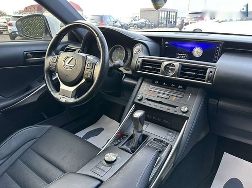 Lexus IS 2019 - фото 28