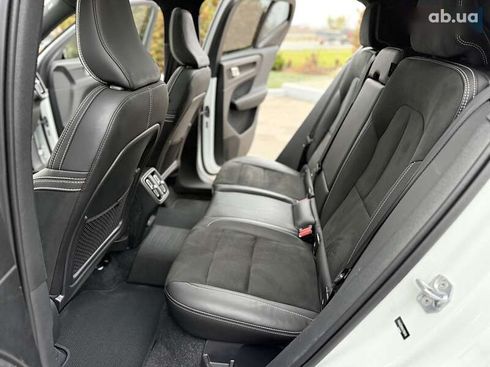 Volvo XC40 2019 - фото 29