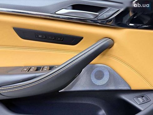 BMW M5 2023 - фото 24