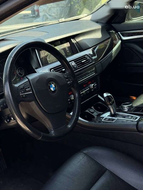 BMW 5 серия 2014 - фото 9