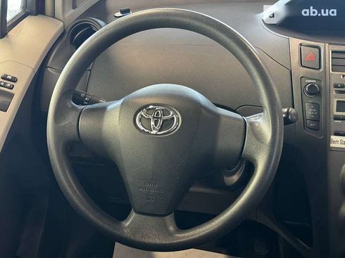 Toyota Yaris 2011 - фото 24
