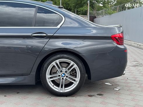 BMW 5 серия 2015 серый - фото 10
