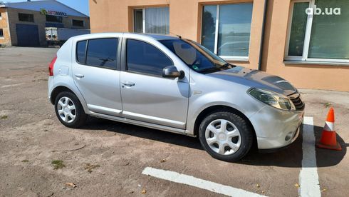 Dacia Sandero 2009 серебристый - фото 12