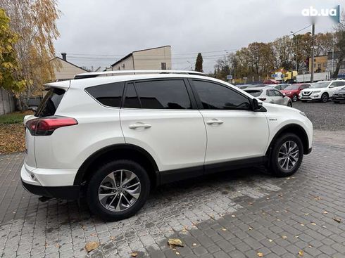 Toyota RAV4 2018 - фото 16