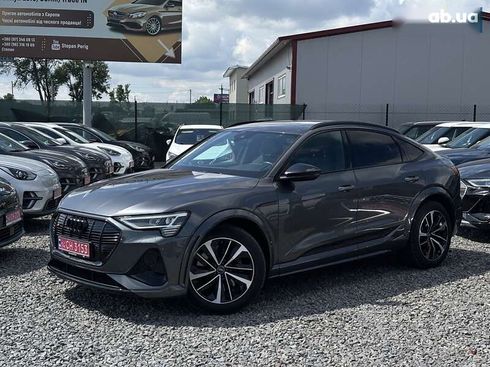 Audi e-tron S 2021 - фото 12