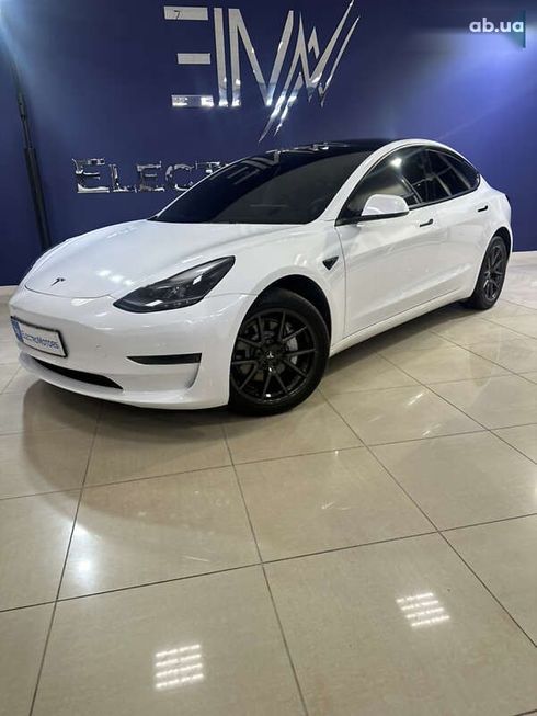 Tesla Model 3 2022 - фото 18