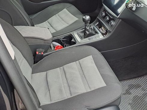 Volkswagen Passat 2010 черный - фото 11