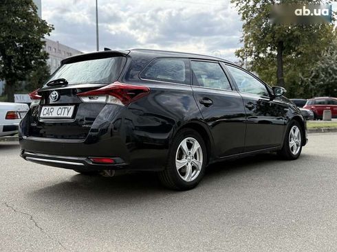 Toyota Auris 2018 - фото 7