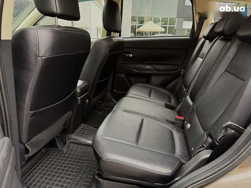 Mitsubishi Outlander 2015 - фото 30
