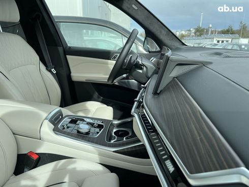 BMW X7 2023 - фото 24