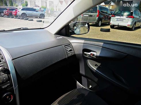 Toyota Corolla 2012 - фото 12