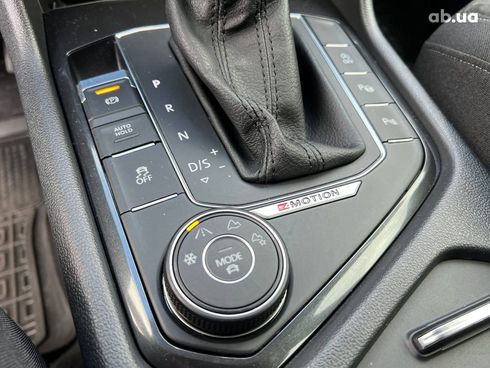 Volkswagen Tiguan 2017 серый - фото 33
