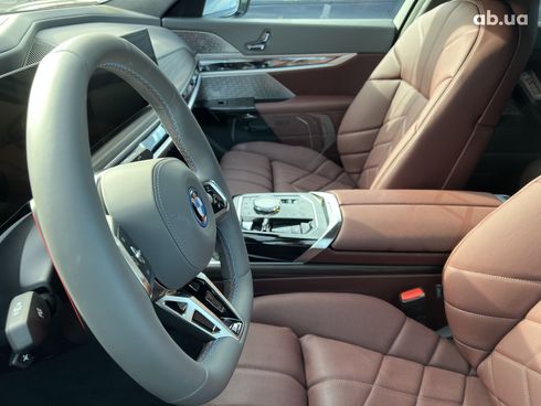 BMW 7 серия 2023 - фото 9