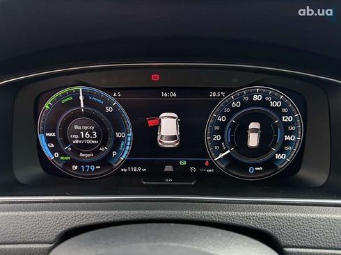 Volkswagen e-Golf 2020 - фото 19