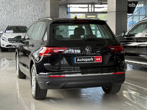 Volkswagen Tiguan 2021 черный - фото 6