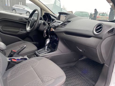 Ford Fiesta 2019 белый - фото 7