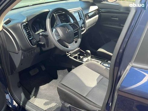 Mitsubishi Outlander 2020 - фото 10