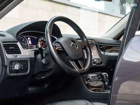 Volkswagen Touareg 2012 - фото 8