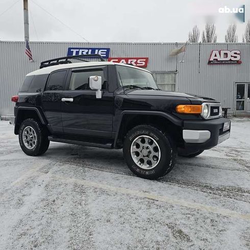 Toyota FJ Cruiser 2013 - фото 2