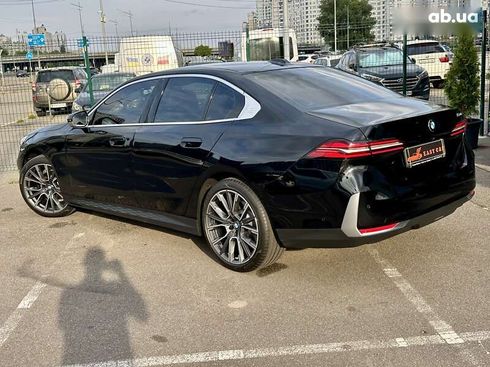 BMW 5 серия 2023 - фото 2