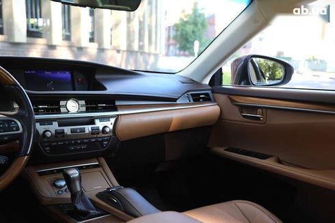Lexus ES 2018 - фото 14