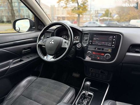 Mitsubishi Outlander 2019 - фото 10