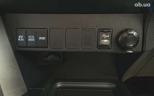 Toyota RAV4 2017 - фото 17