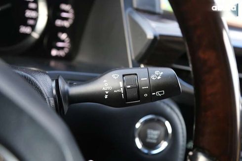Lexus LX 2016 - фото 25