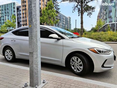 Hyundai Elantra 2016 - фото 27