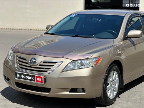 Toyota Camry 2007 бежевый - фото 5