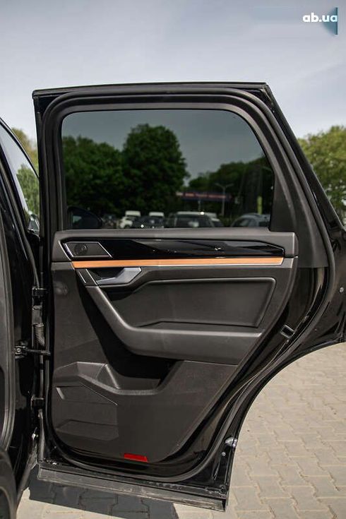 Volkswagen Touareg 2018 - фото 30