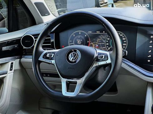 Volkswagen Touareg 2019 - фото 30