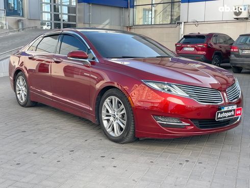 Lincoln MKZ 2013 красный - фото 3